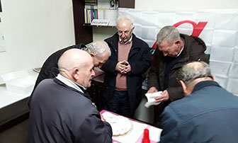 foto incontro per gli auguri delle festivit� natalizie