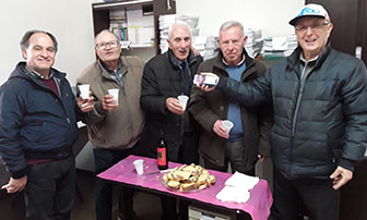 foto incontro per gli auguri pasquali